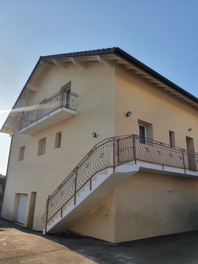 Façade après ravalement Ravalement, enduit rustique écrasé,Thonon-les-Bains | ADA Façades